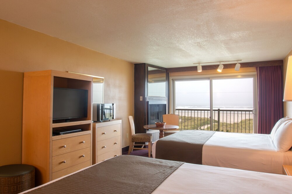 Hi Tide Oceanfront Inn - photo 11