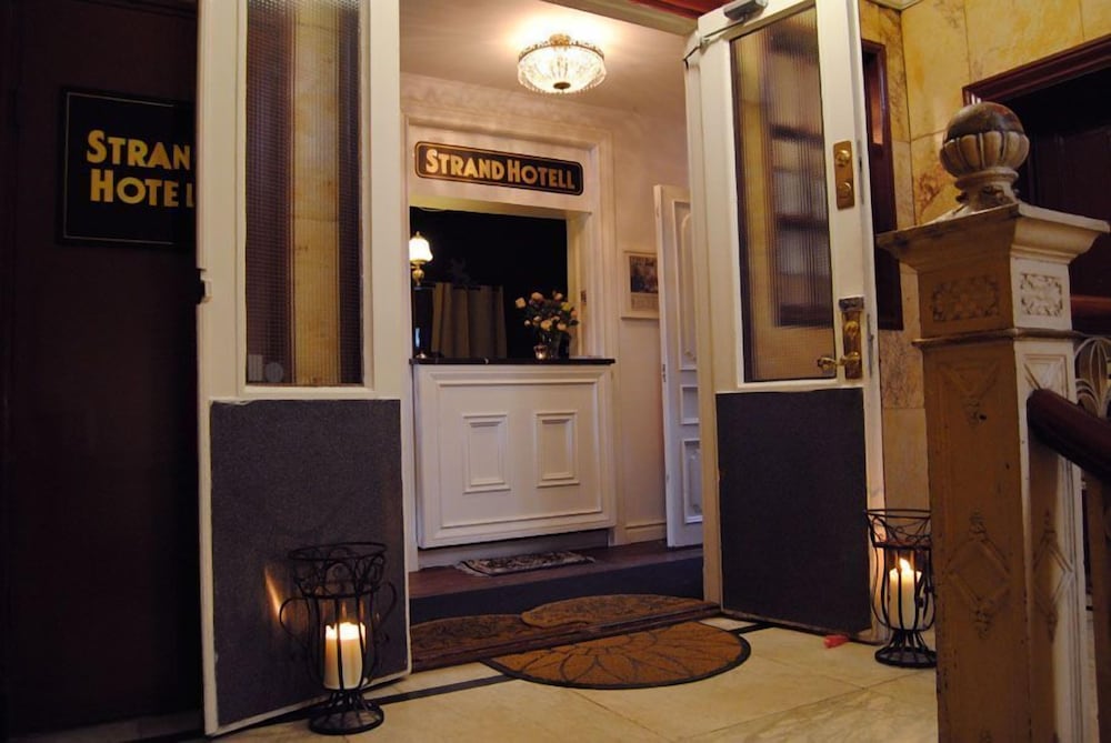 Strand Hotel