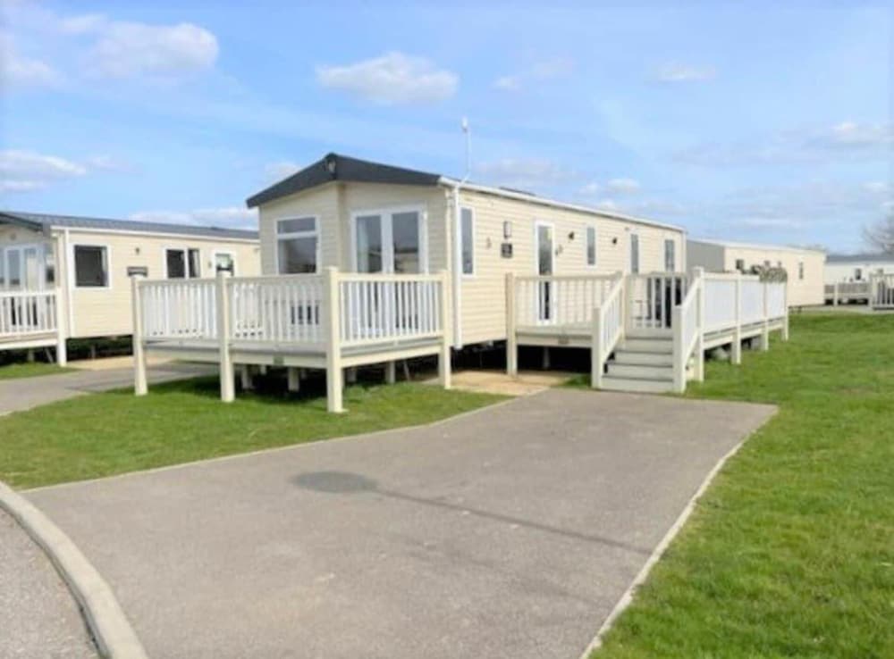 Tattershall Lakes Luxury Hot Tub Retreat in Lincoln, United Kingdom