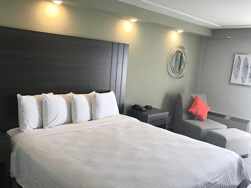 GreenTree Inn & Suites Alhambra - photo 36