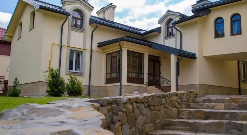 Pokrovsky Dvir - last minute hotel in Lviv