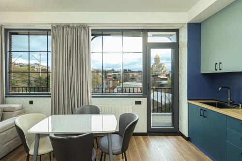 Modern Apartment Overlooking Tbilisi — 4-Star Luxury Hotel in Tbilisi, Georgia
