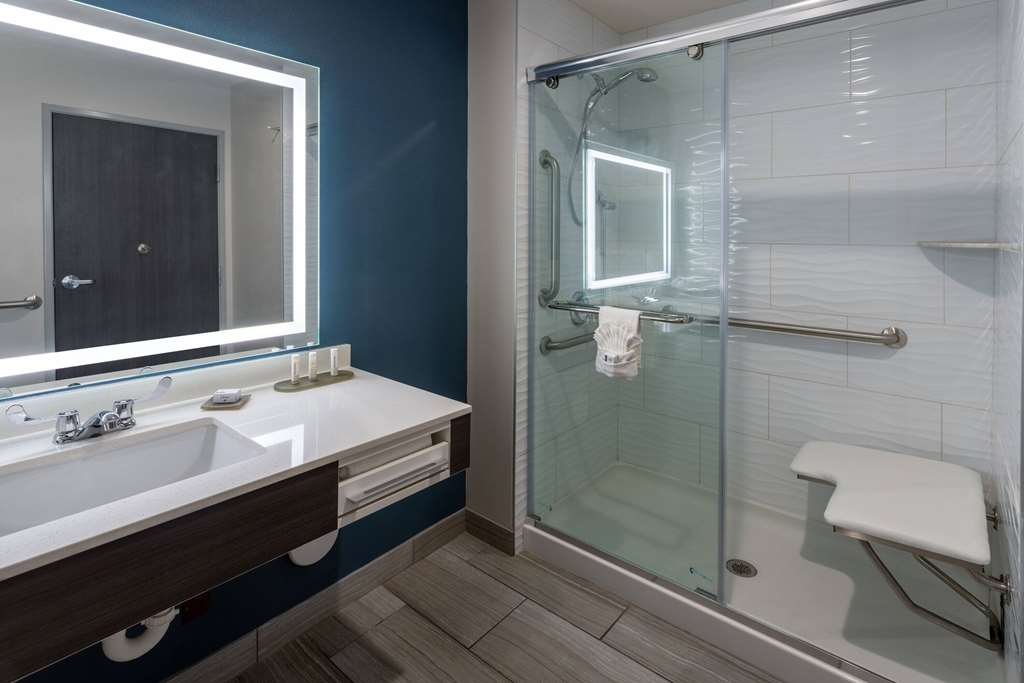 La Quinta Inn & Suites by Wyndham Holbrook Petrified Forest - photo 35