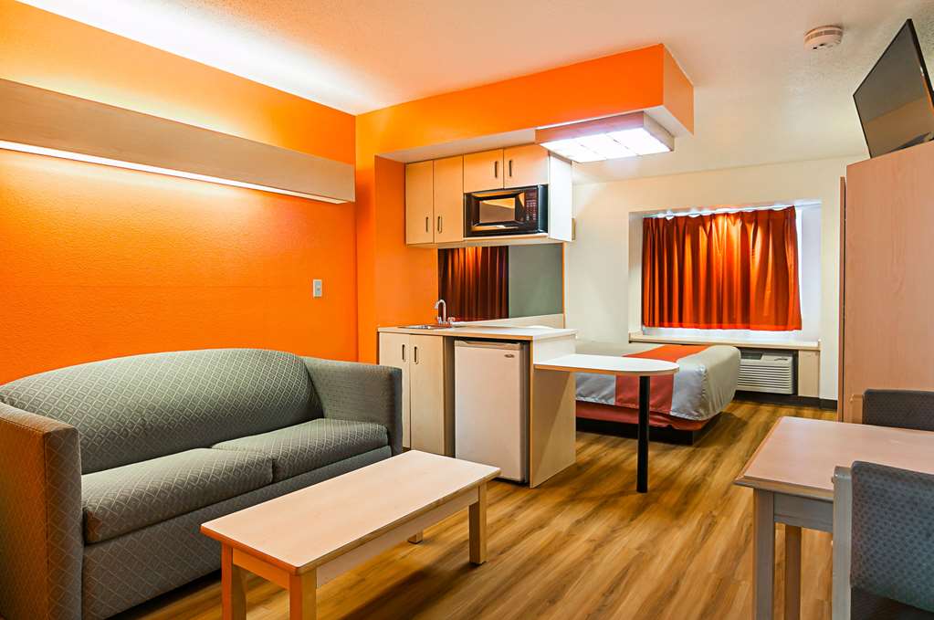 Motel 6 Sycamore IL - photo 8