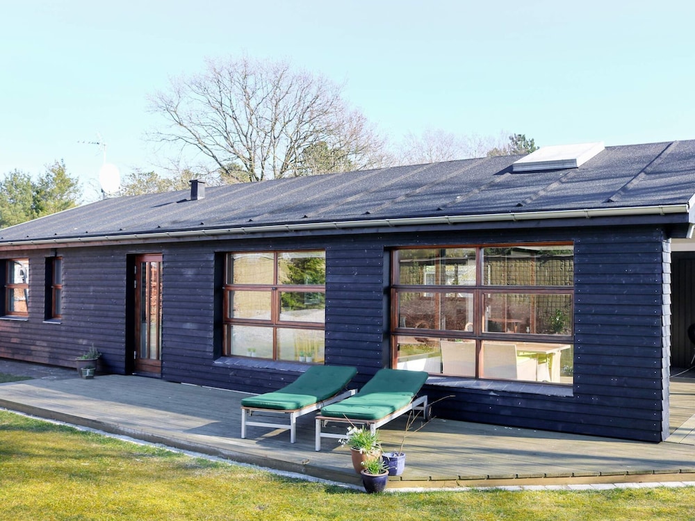 6 person holiday home in Hadsund — 4-Star Luxury Hotel in Hadsund, Denmark