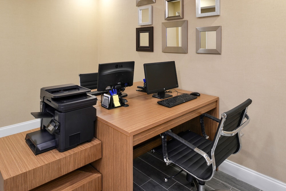 Holiday Inn Express & Suites Naples North Bonita Springs by IHG - photo 50