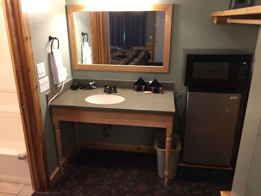 The Historic Madison Hotel Motel - photo 32