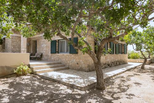 Oikia Ouranou in Aegina, Greece