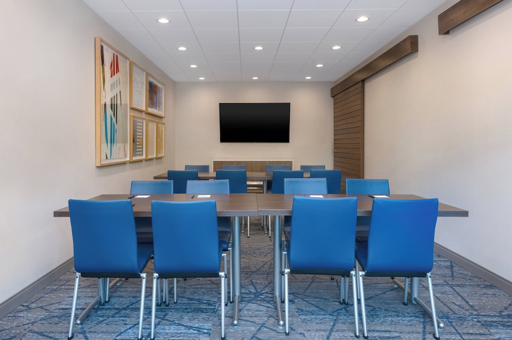 Holiday Inn Express and Suites Alton St Louis Area - photo 38