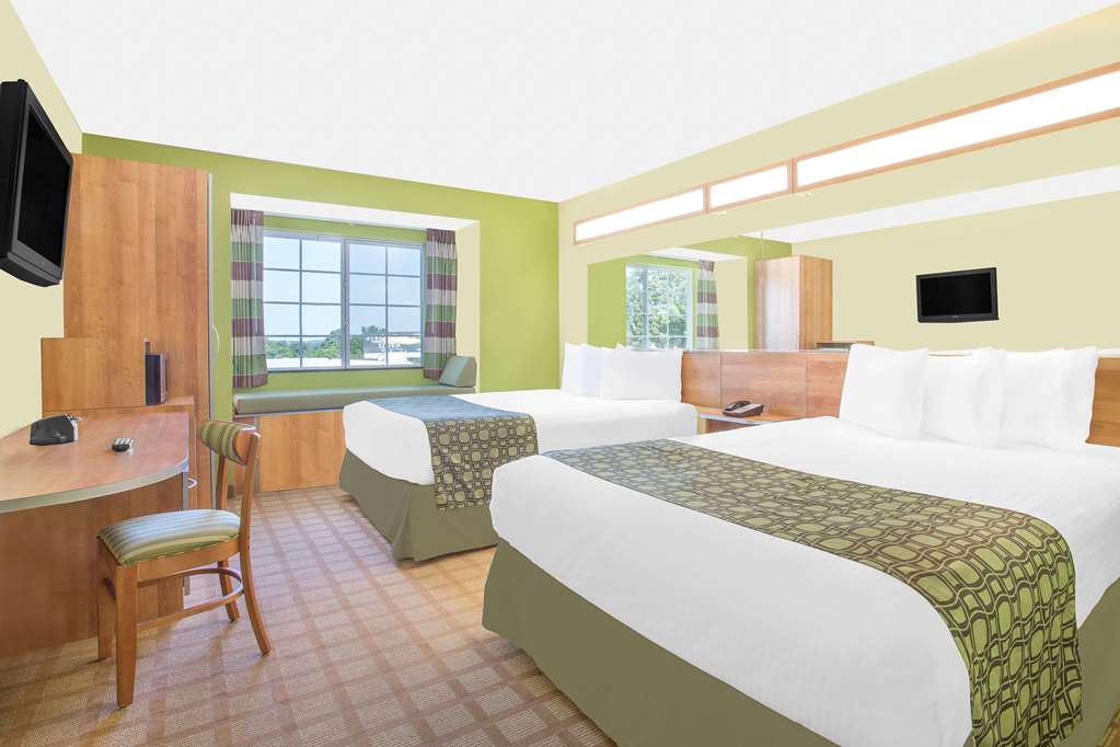 Microtel Inn & Suites by Wyndham Tuscumbia Muscle Shoals - photo 6