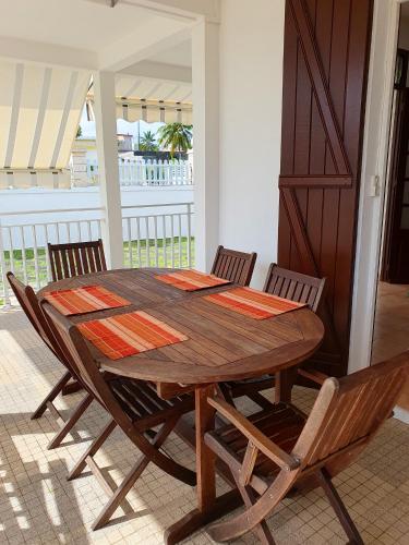 Maison spacieuse à Petit Canal 104 m proche sites historiques — 4-Star Luxury Hotel in Petit-Canal, Guadeloupe