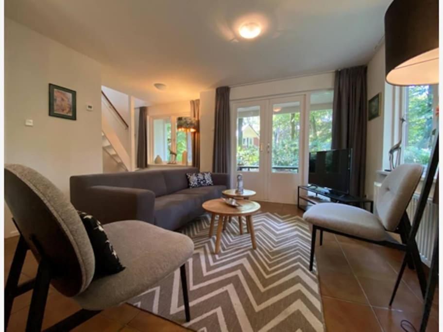 Adorable two bedroom bungalow C7 next to hotel. — hotel in Garderen