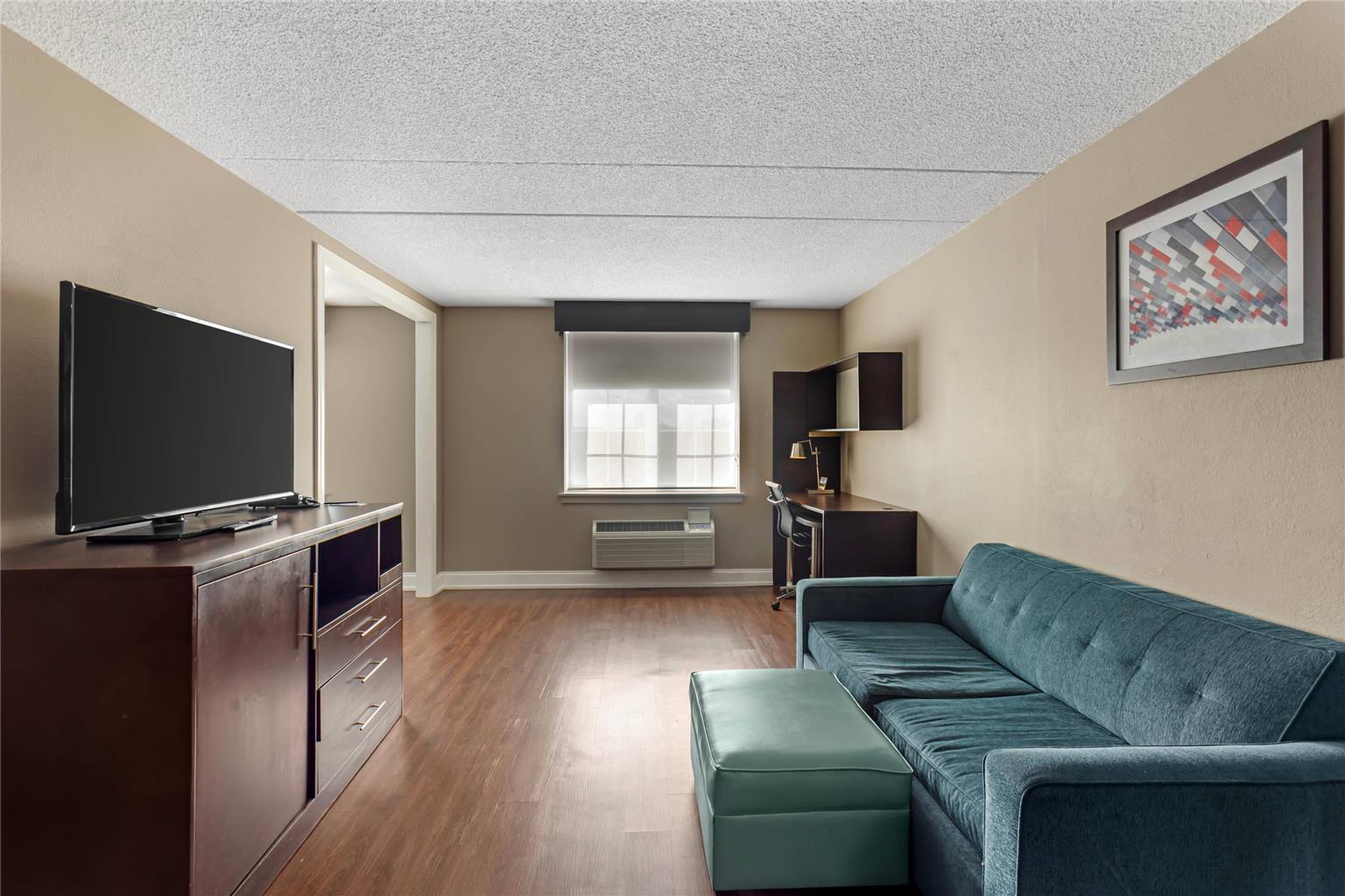 Comfort Inn & Suites Pottstown Eastern Gateway - photo 37