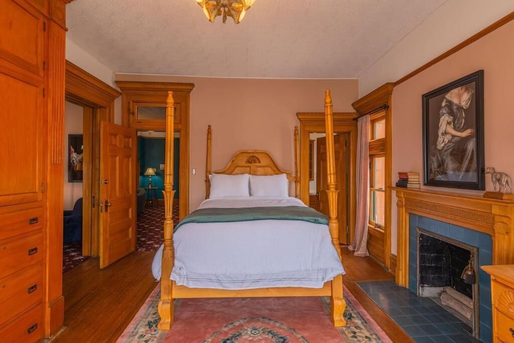 Orman Mansion Pueblo's Most Luxurious Stay - photo 6