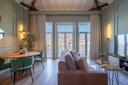 Riverside Oasis by LovelyStay — 4-Star Luxury Hotel in Vila Nova De Gaia, Portugal