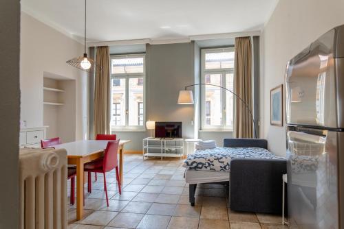 Familia Apartaments 257 by Happyhostorino — 4-Star Luxury Hotel in Turin, Italy