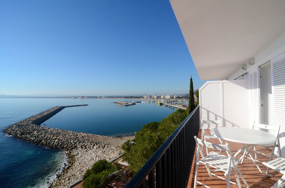 Blau Mar Cap de la Barra — 4-Star Luxury Hotel in Torroella De Montgri, Spain