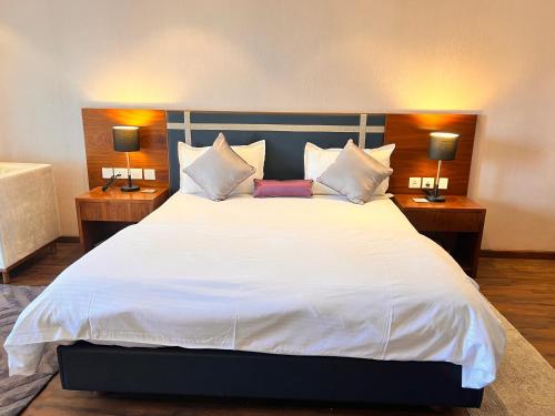 Executive Deluxe Apartment with Panoramic View in Heart of Gurgaon — 4-Star Luxury Hotel in Gurgaon, India