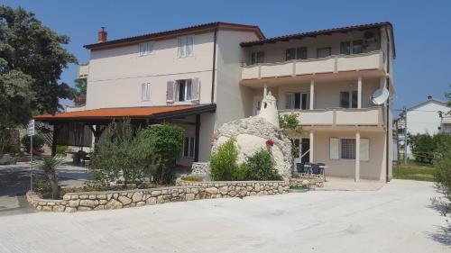 Room Ribica — hotel in Banjol