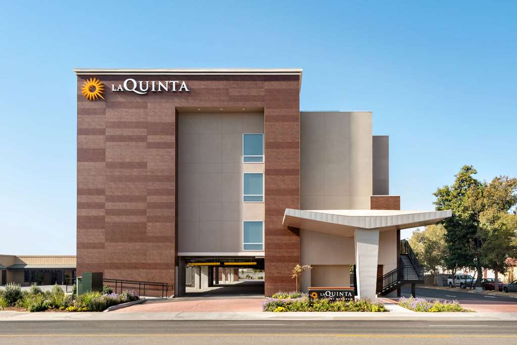 La Quinta Inn & Suites by Wyndham Clovis CA - photo 2