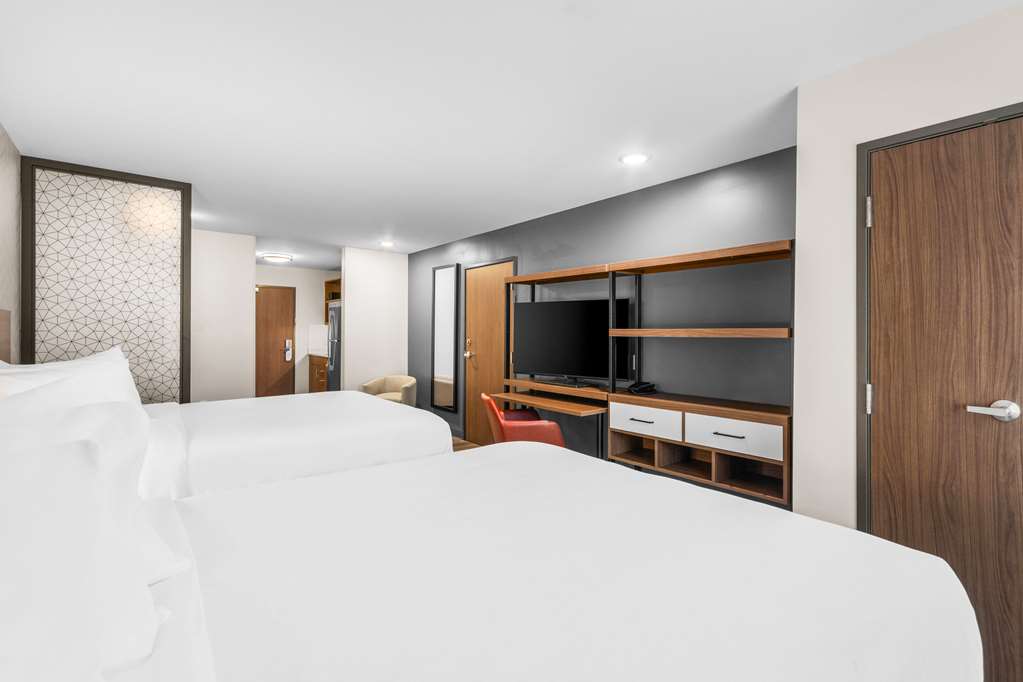 Everhome Suites Lexington Horse Park - photo 24