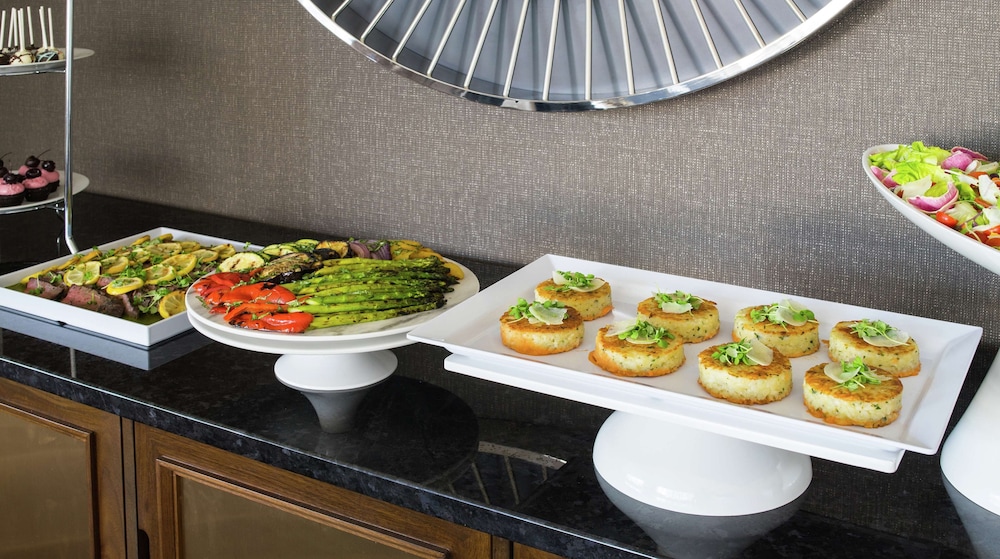 Hampton Inn Chicago McCormick Place - photo 44