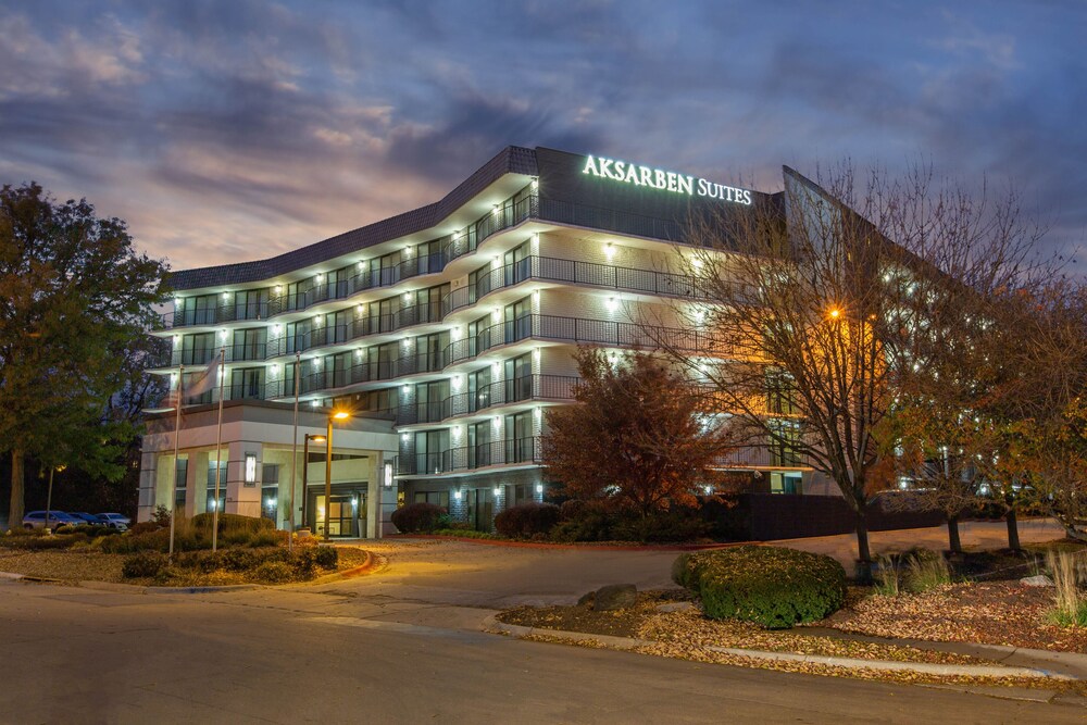 Aksarben Suites Trademark Collection By Wyndham — Omaha