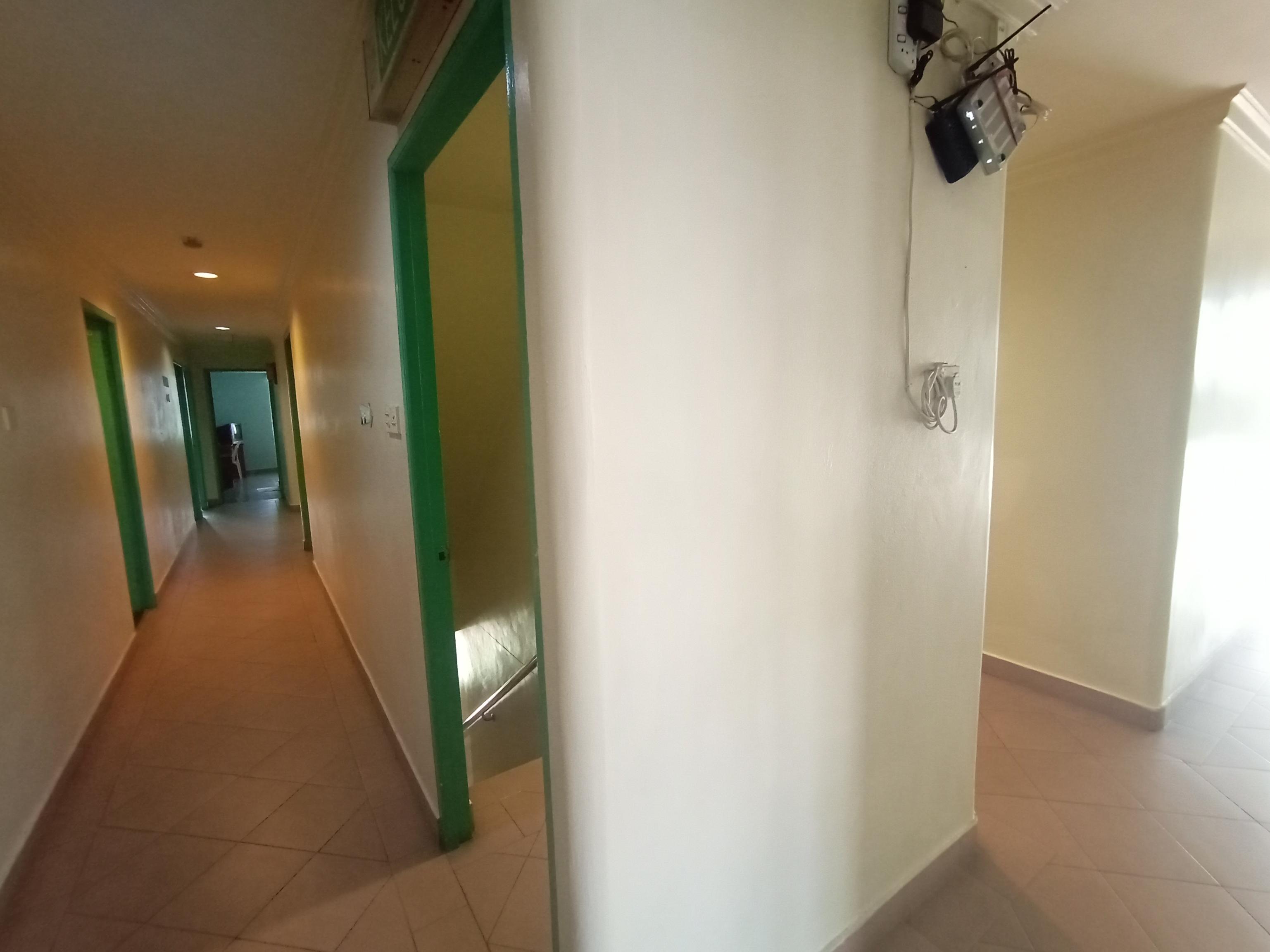 Oyo 90171 Centre Inn — Kuching — photo 4