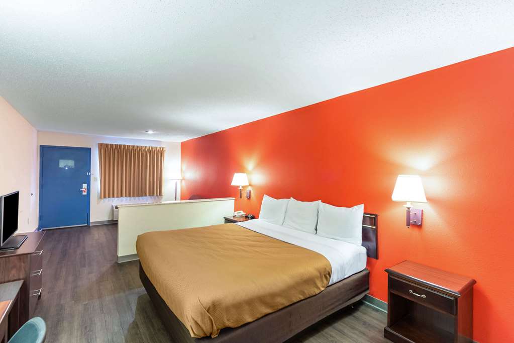 Econo Lodge Laurel - photo 14