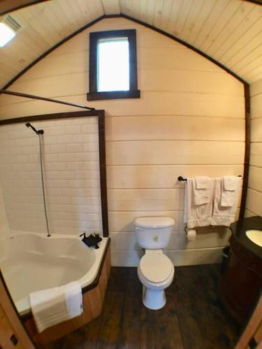 Tiny Home Cottage Near the Smokies #8 Helga - photo 7