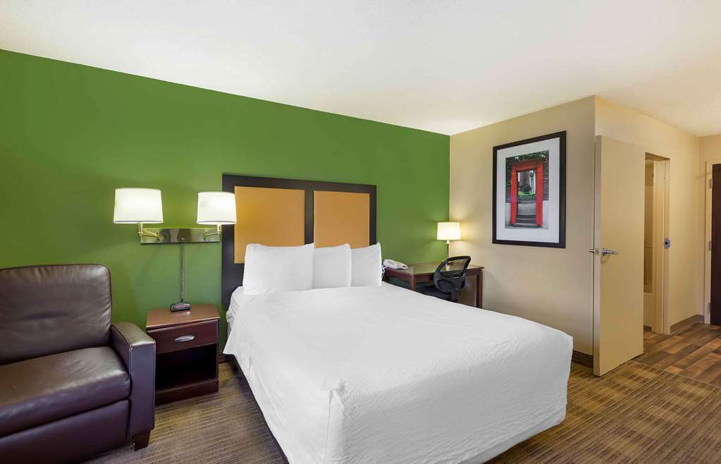 Extended Stay America Cleveland Brooklyn - photo 9