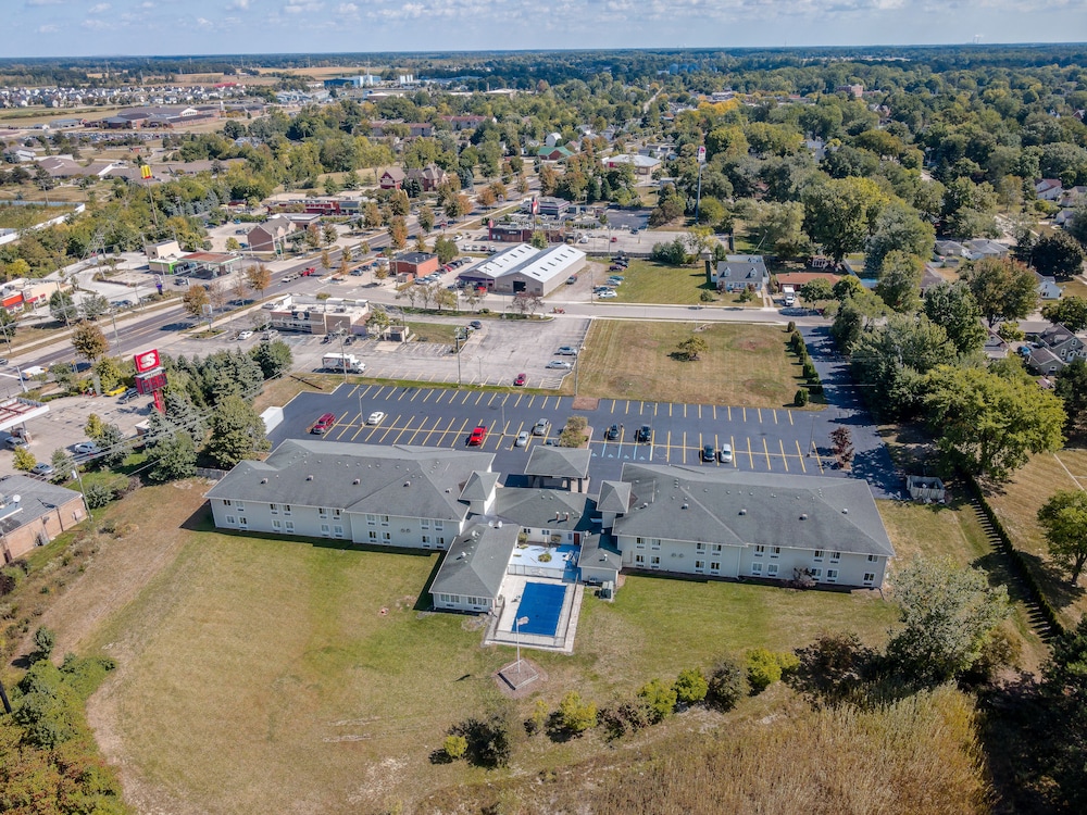 American Inn and Suites Dundee - photo 40