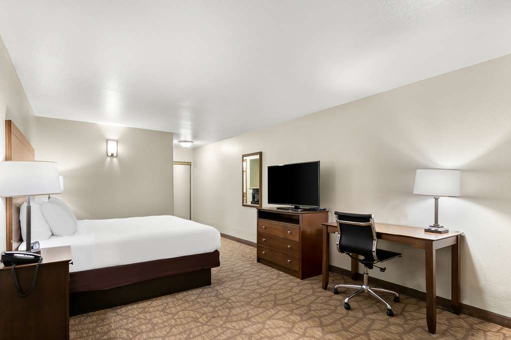 Best Western George West Executive Inn - photo 17