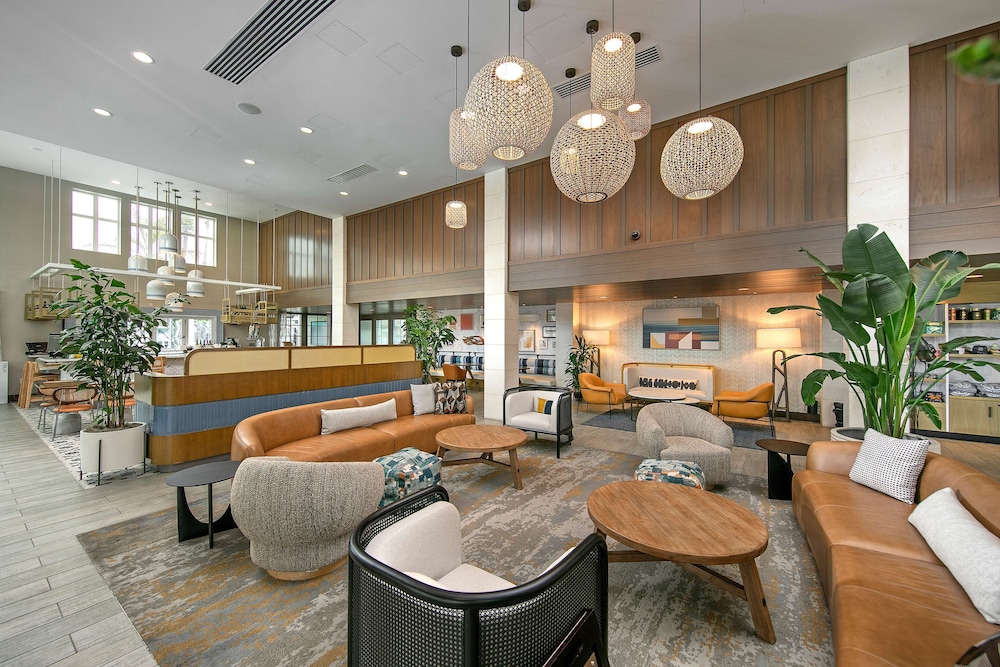 Inn at the Pier Pismo Beach Curio Collection by Hilton — 4-Star Luxury Hotel in Pismo Beach, United States