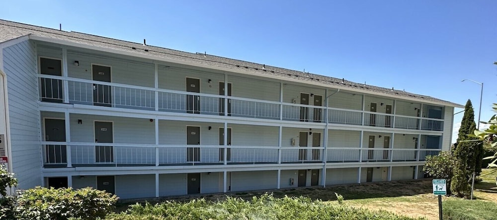 Sunnyside Inn & Suites - photo 58