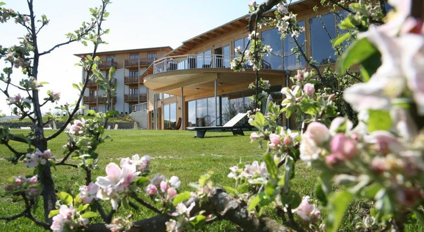 Retter Bio Natur Resort — hotel in Poellauberg