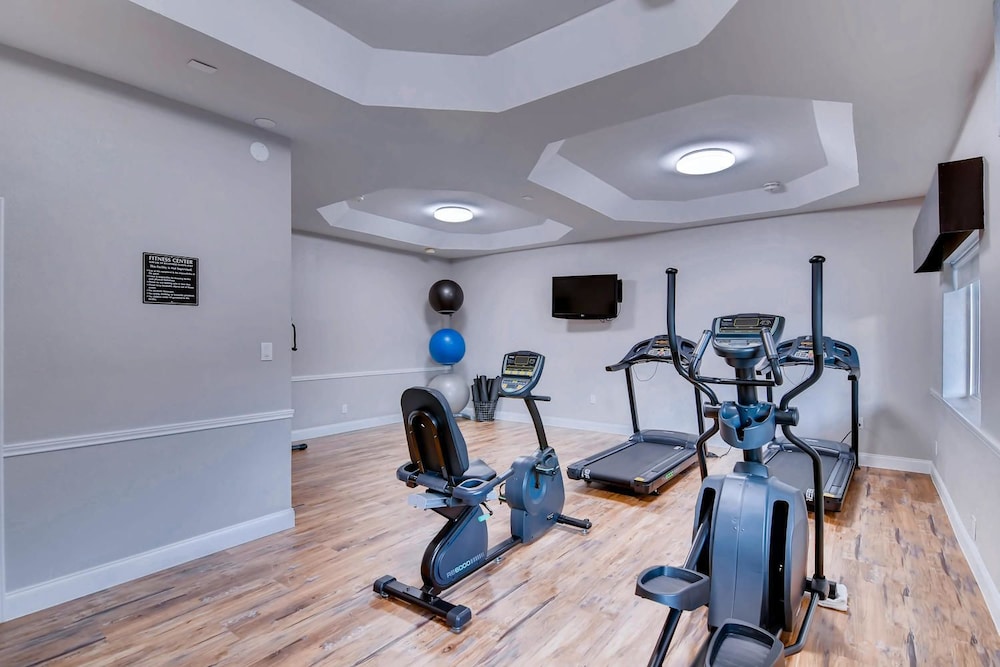 Orangewood Inn & Suites Midtown - photo 38