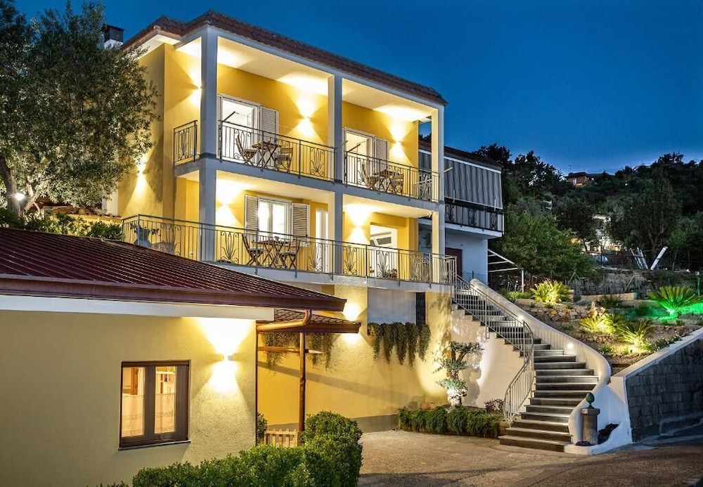 Casa La Cycas — 4-Star Luxury Hotel in Massa Lubrense, Italy