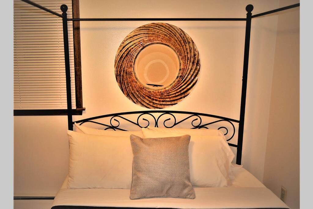 Arhaus 3 — 4-Star Luxury Hotel in Grand Forks, United States
