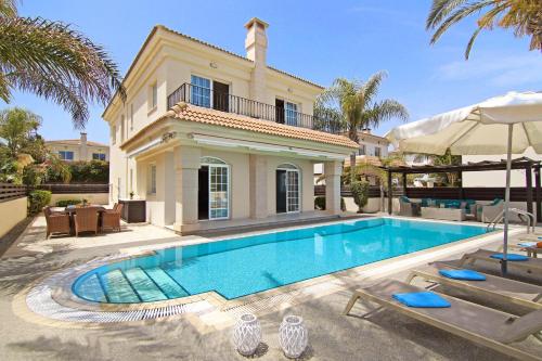 Villa Oceania Beachfront — 5-Star Luxury Hotel in Paralimni, Cyprus
