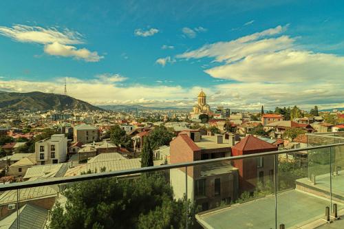 Stylish 3BR Duplex in Avlabari By Wehost