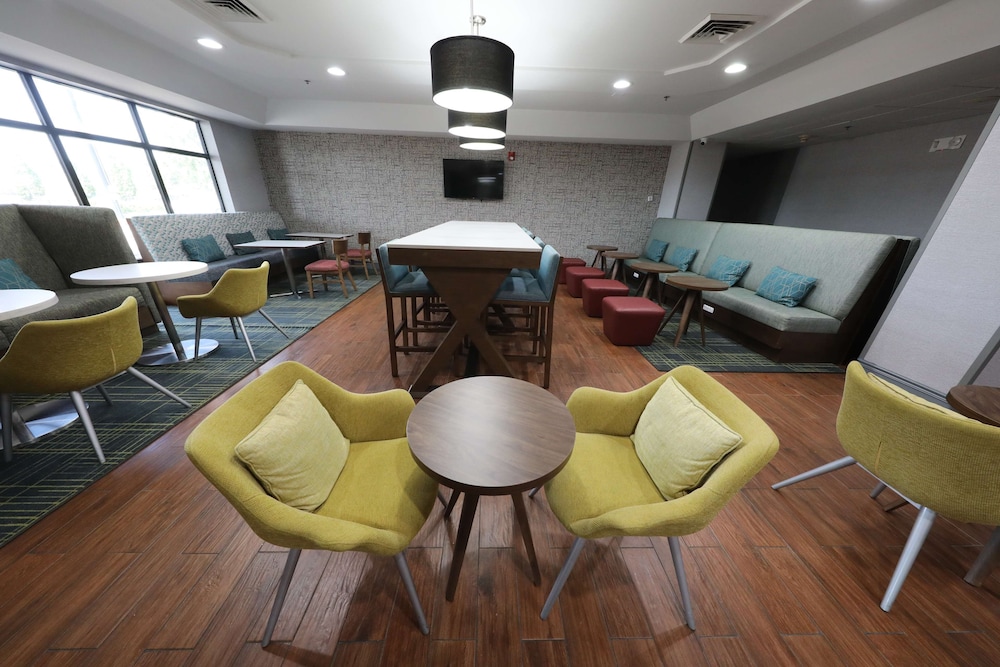 Hampton Inn Hutchinson - photo 75