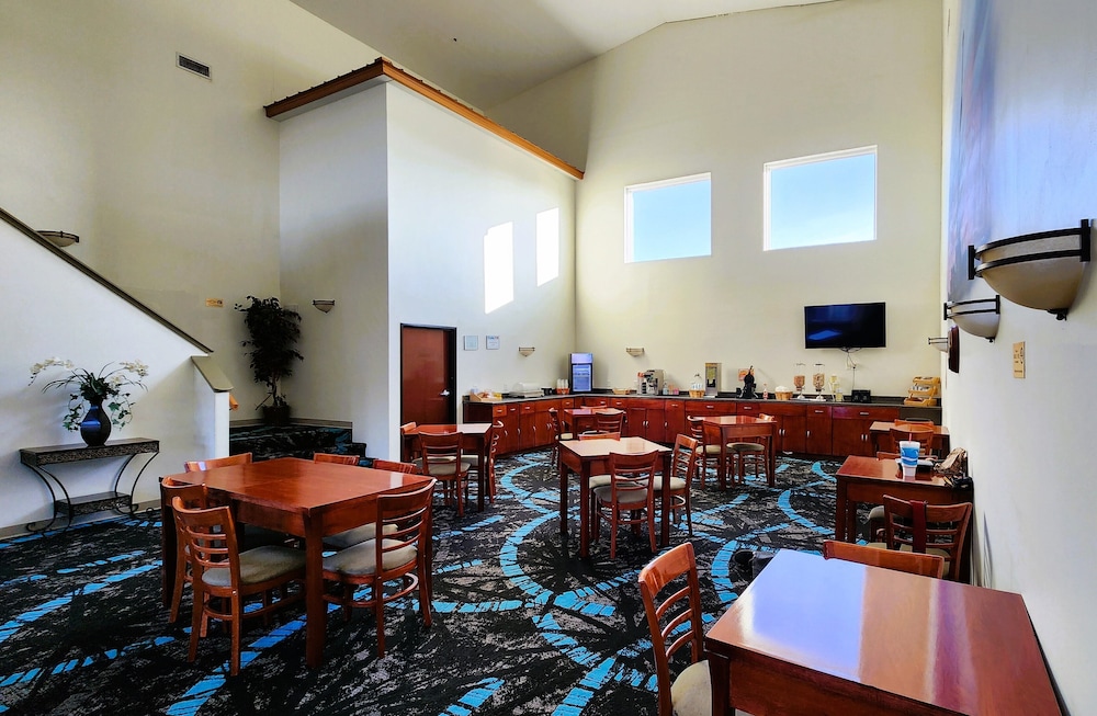 FairBridge Inn & Suites Canadian - photo 28