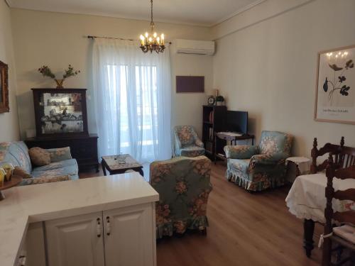 Los Laureles Relaxing Vintage Home — 4-Star Luxury Hotel in Sparti, Greece