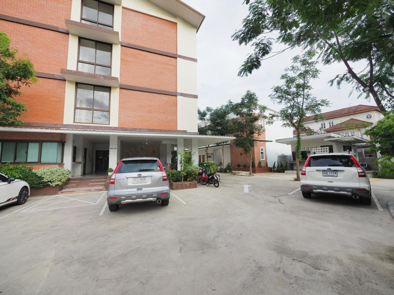 Prukpibul Apartment