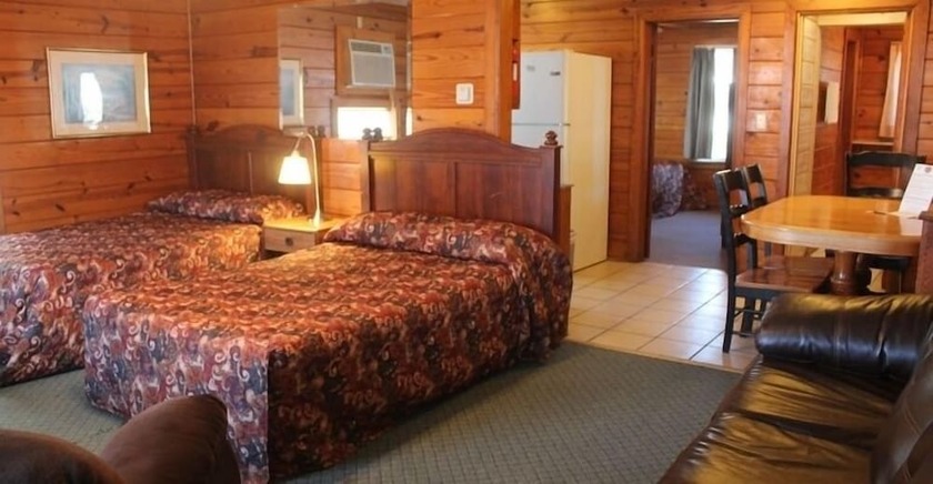Aurora's Kentucky Lake Cottages - photo 5