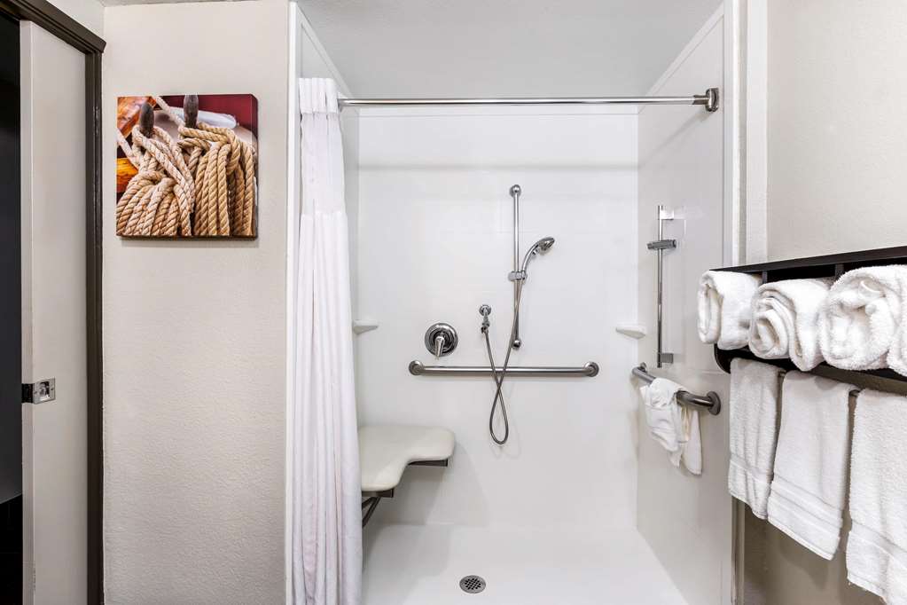 La Quinta Inn & Suites by Wyndham San Diego Mission Bay - photo 15