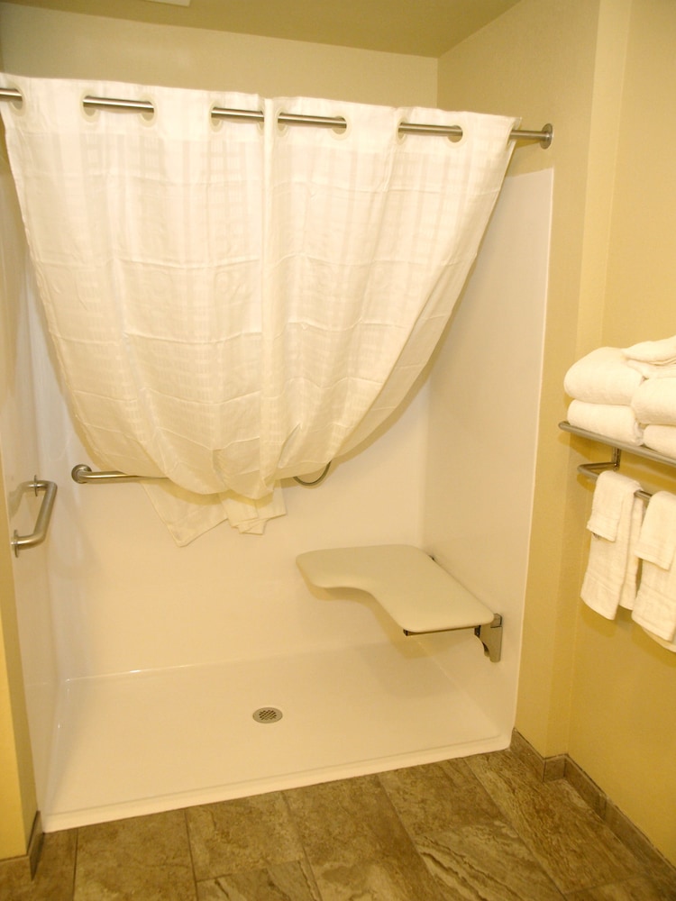 Cobblestone Inn & Suites Vinton - photo 32