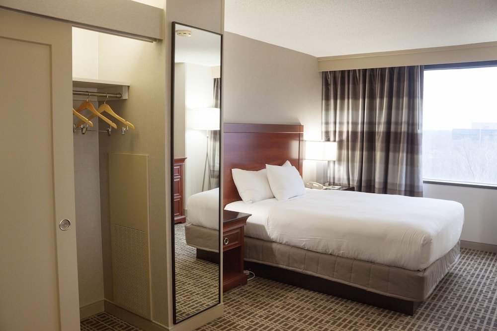 DoubleTree by Hilton Kansas City Overland Park - photo 7