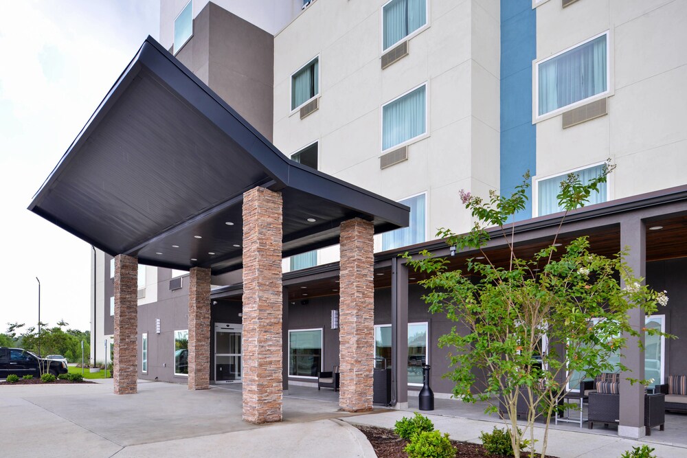 TownePlace Suites by Marriott Laplace - photo 31